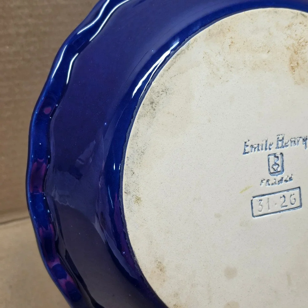 Emile Henry Pie Dish Unisex 9in Blue Good Scalloped Ruffled Ceramic Baker 31-26